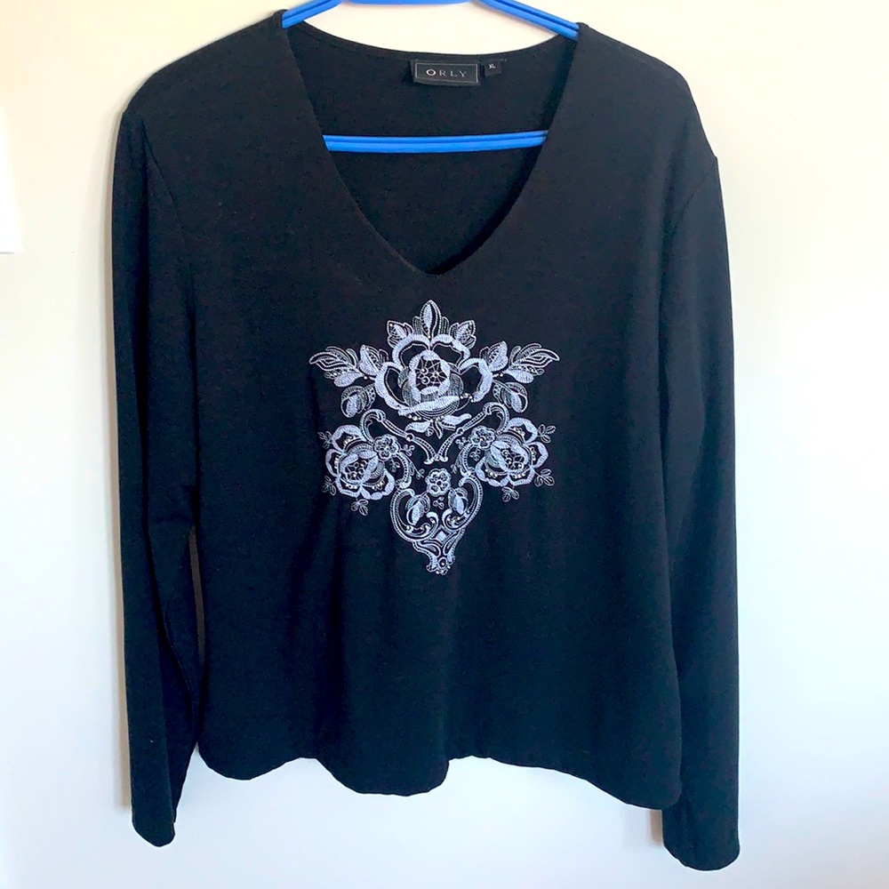 Black long-sleeved ladies top-size XL